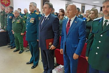 В Оренбурге отметили 85-ю годовщину облвоенкомата